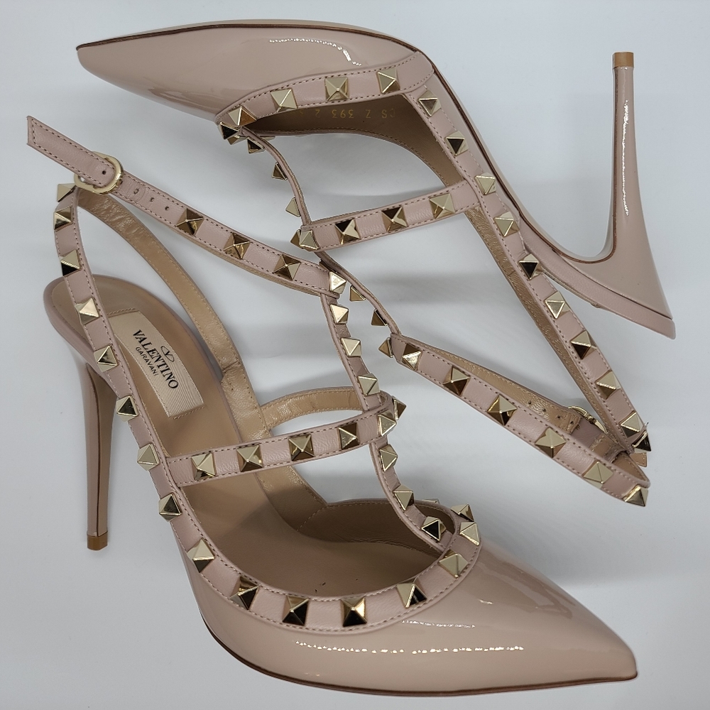 Valentino Garavani Rockstud Poudre Patent Pump 39